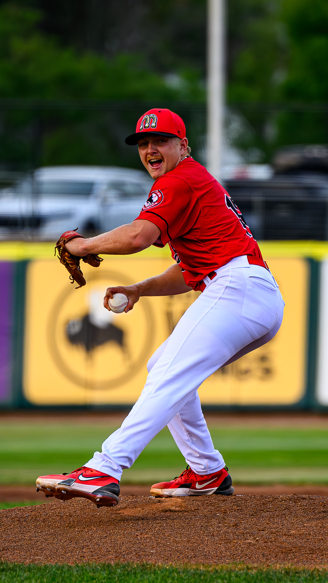 Blackman's Gem, Denning's Granny, Give Mustangs W